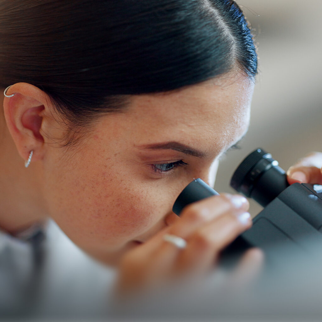 woman-with-microscope
